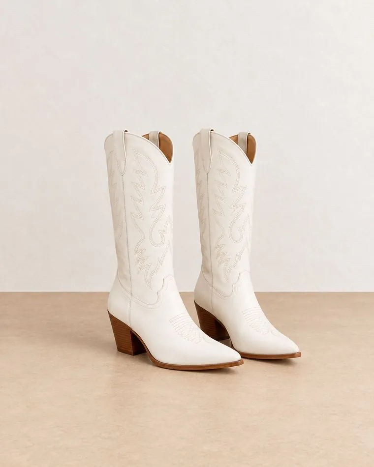 Bottes western blanches, sur mannequin