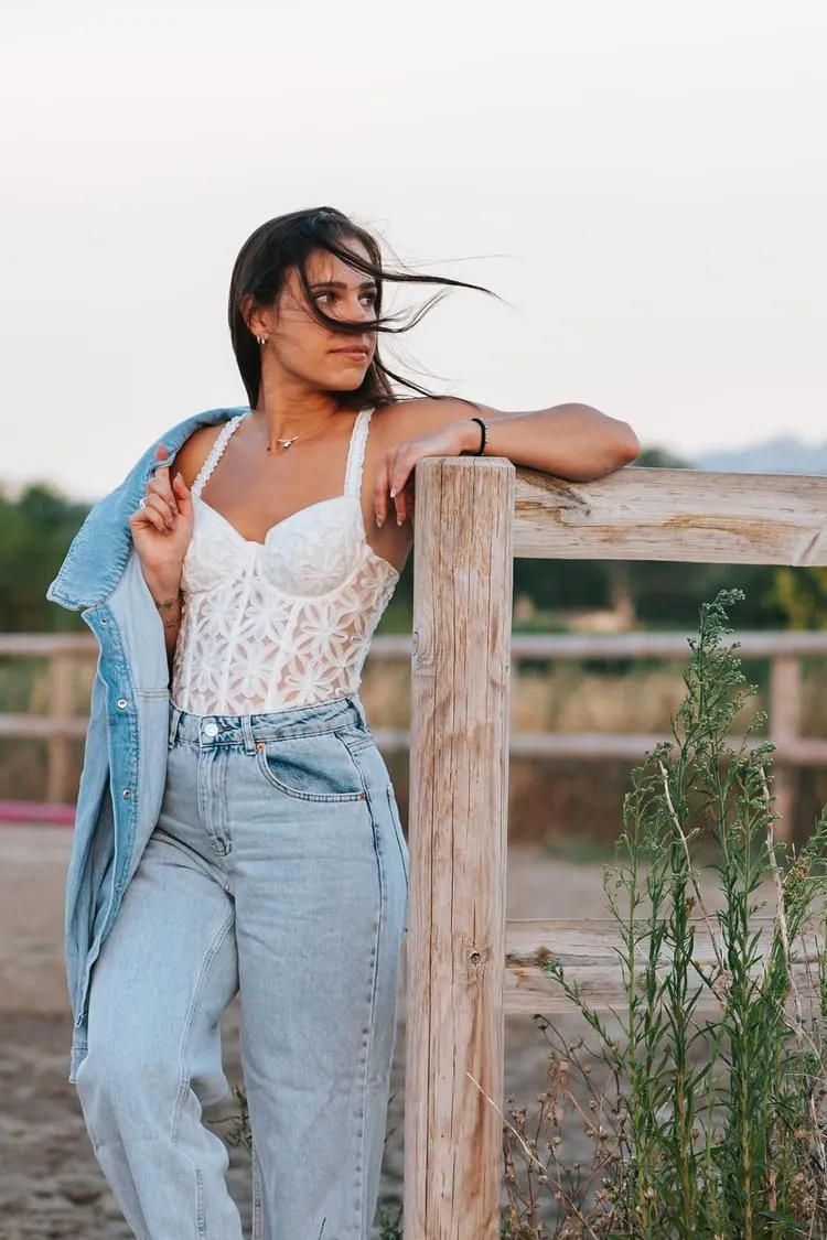 Veste en jean oversize, portée en séance