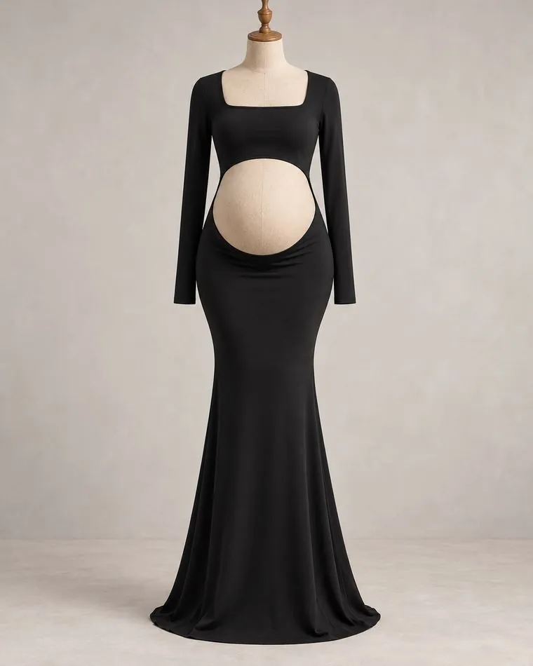 Robe longue noire, ventre dévoilé, sur mannequin